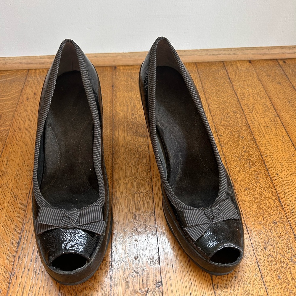 Elegant Black Peep-Toe Flats